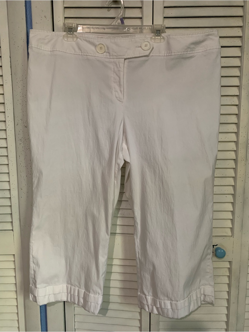Lane Bryant White Crop Capris with Double Button Waist & Double Hem
